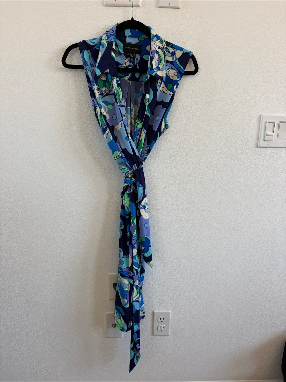 Donna Morgan Blue Multi Floral Scarf Tie Top